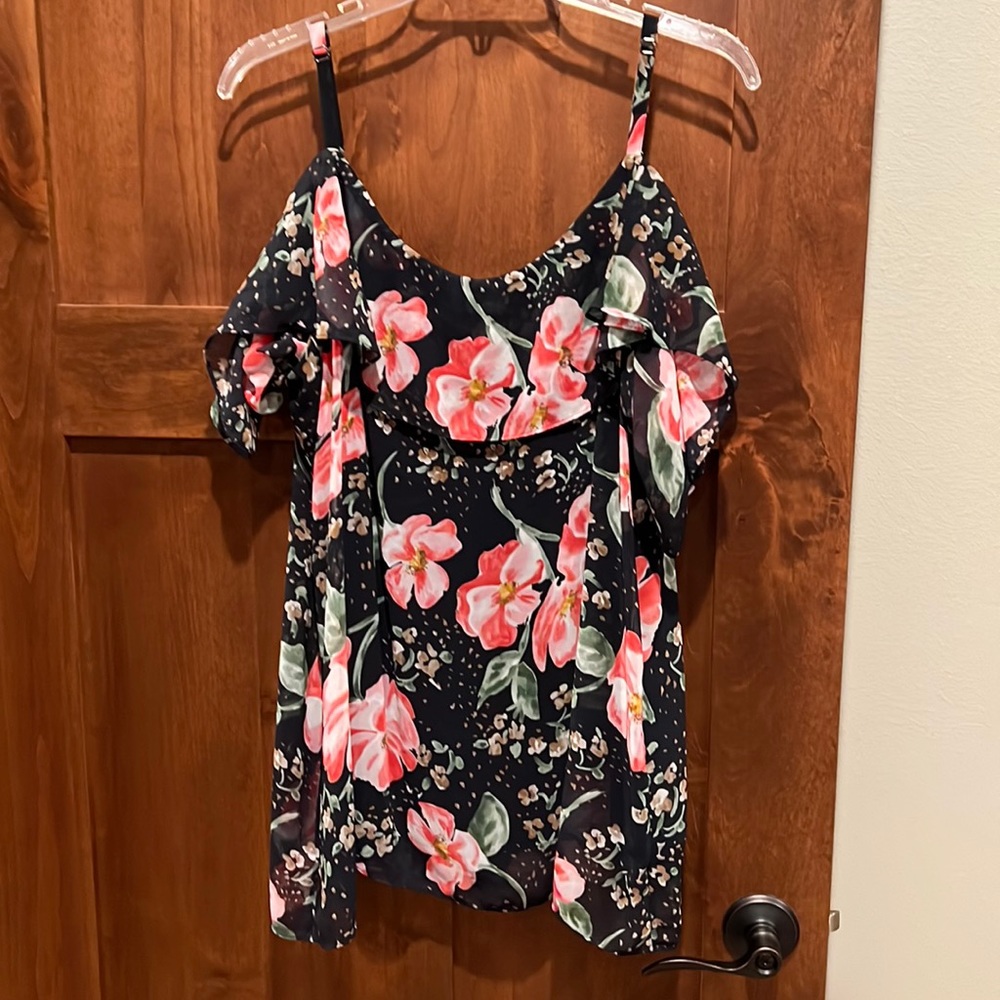 CAbi cold shoulder Blouse